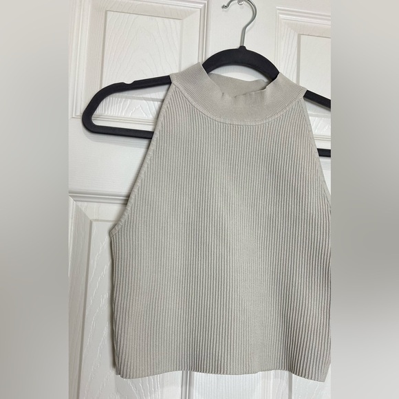 ARITZIA BABATON Sculpt Knit halter neck Cropped Tank M size - Picture 5 of 9